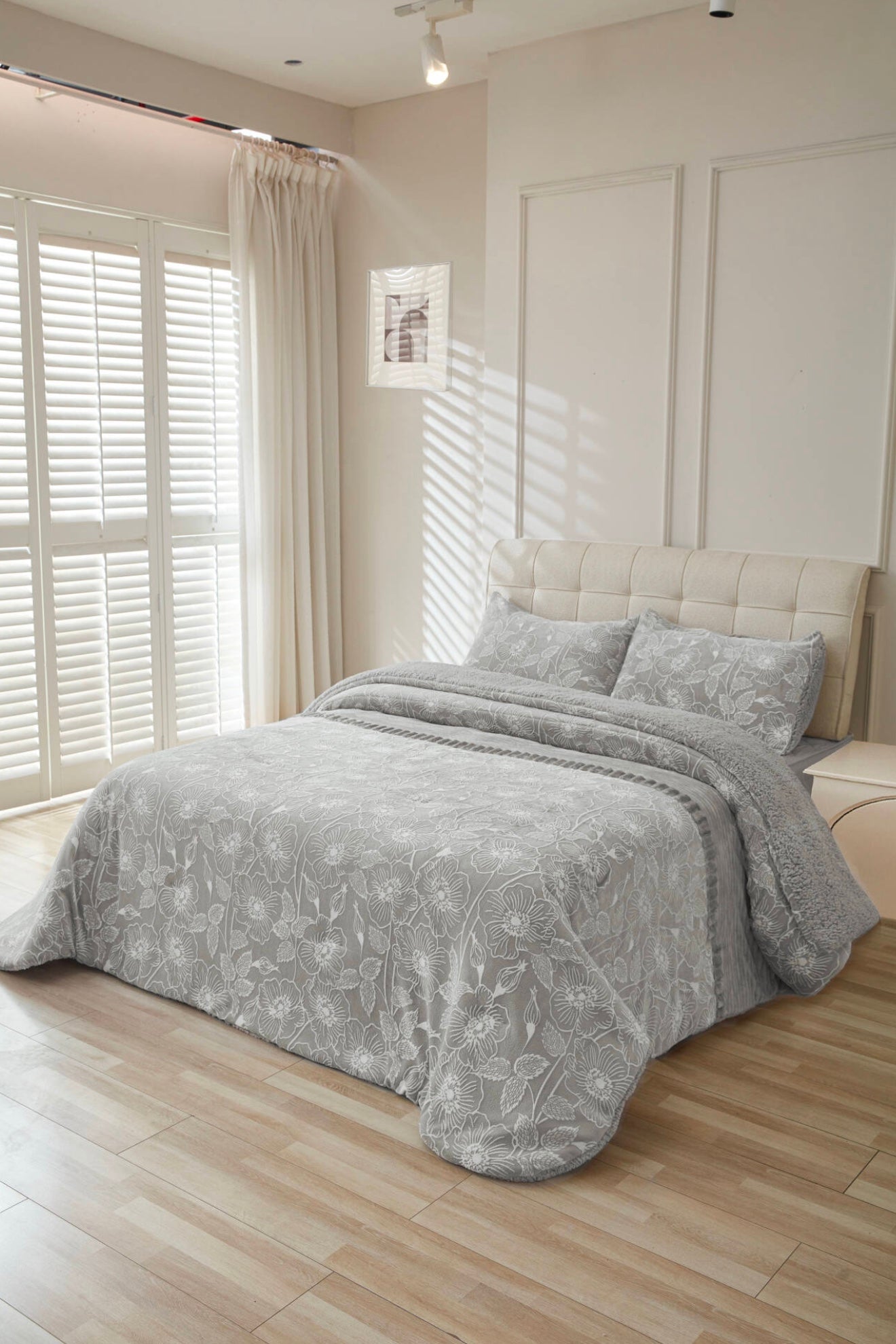 Edredón Sherpa Modelo FLOREA — Confort Natural con Detalle Decorativo Premium