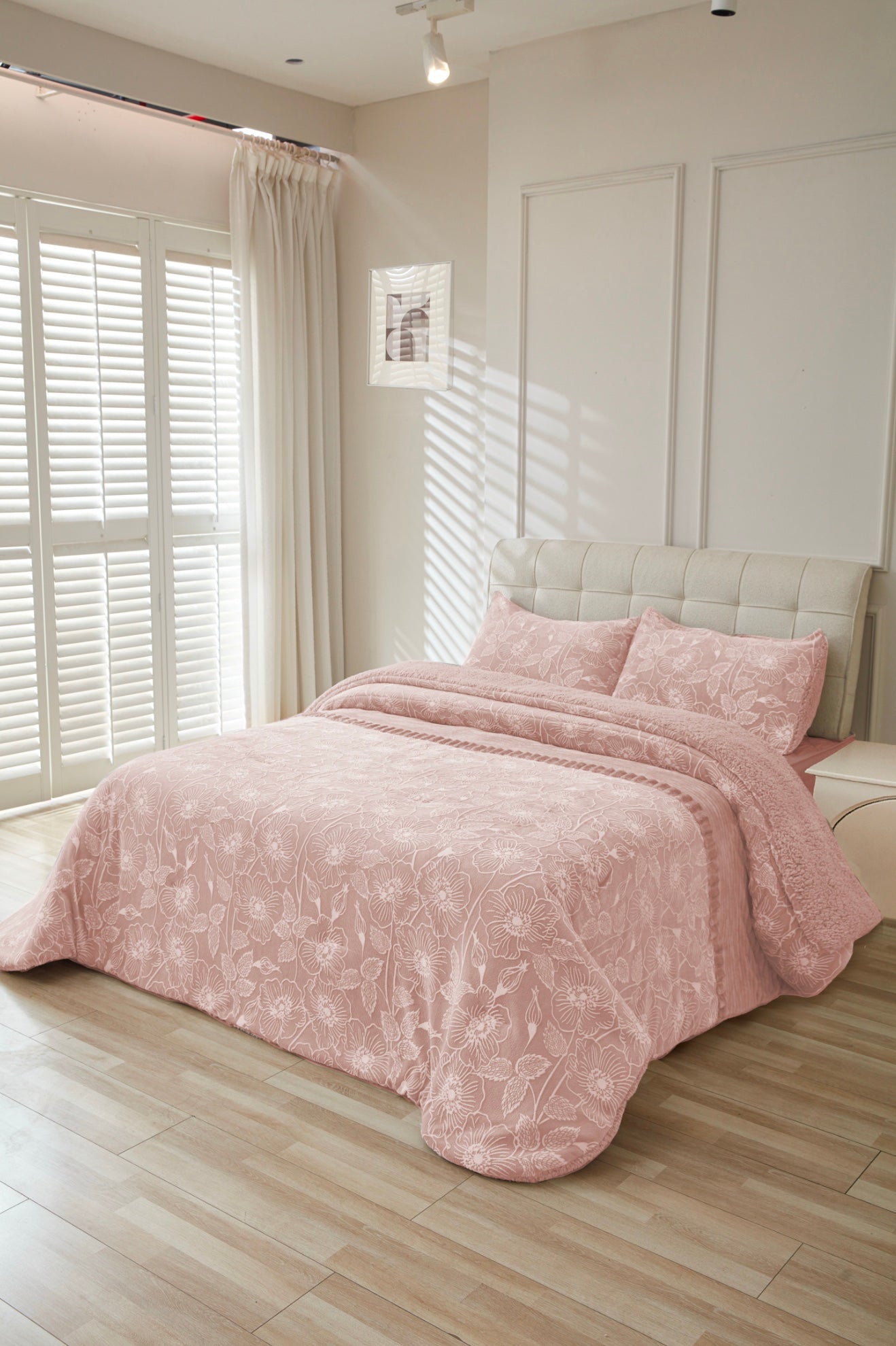 Edredón Sherpa Modelo FLOREA — Confort Natural con Detalle Decorativo Premium